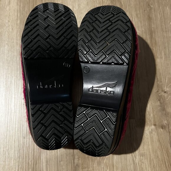 New! Dansko Professional Black Patent Leather Clogs W Red Abstract Overlay SZ 37 - Picture 4 of 7